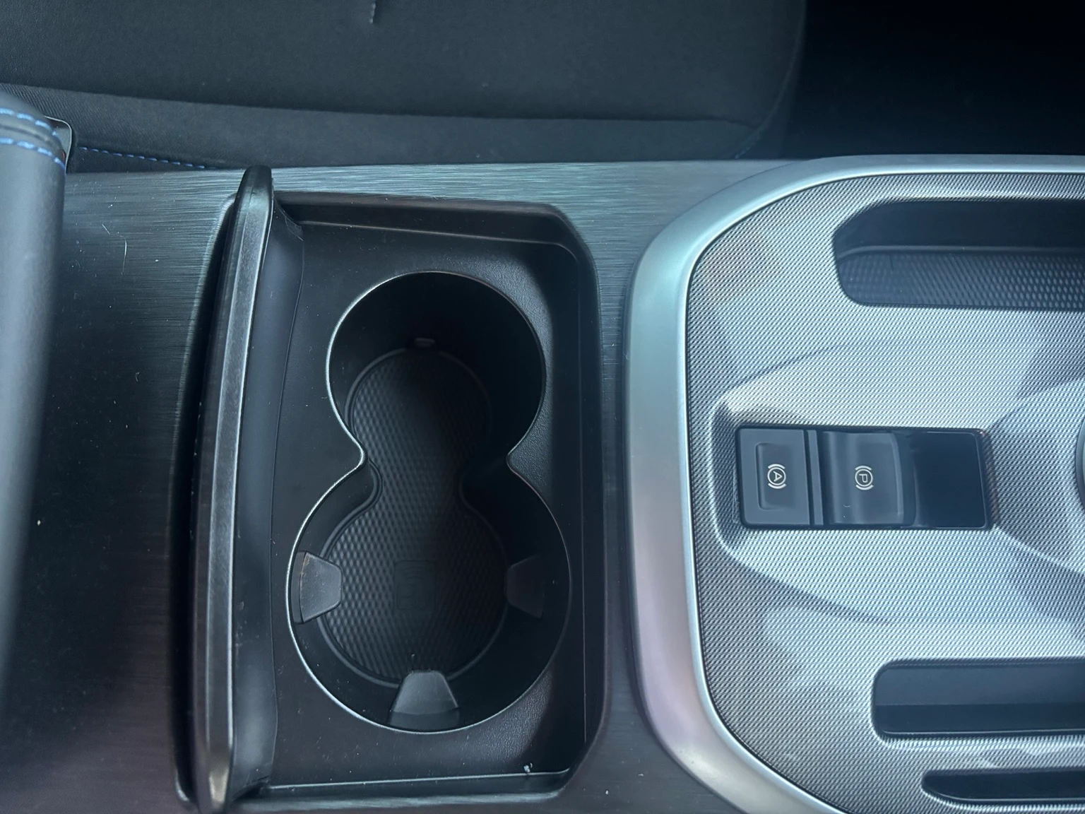 The original Haval Jolion centre console cup holder